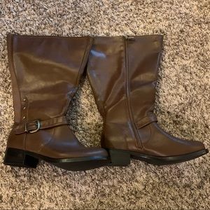 Avenue Extra Wide Calf Boots